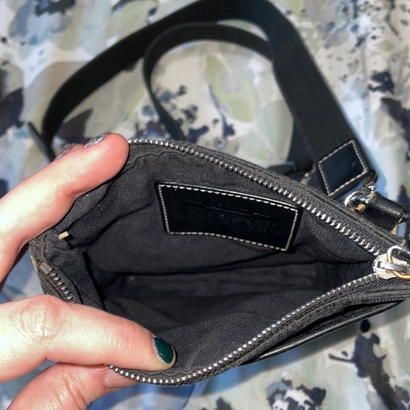 Black “C” patterned crossbody Coach bag - Picture 6 of 9